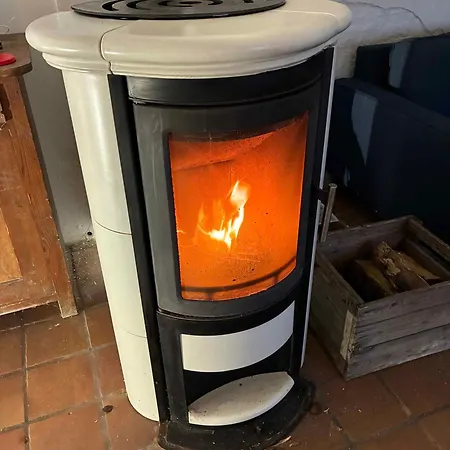 Peace And Nature In A Historic بيت للعطل Højer